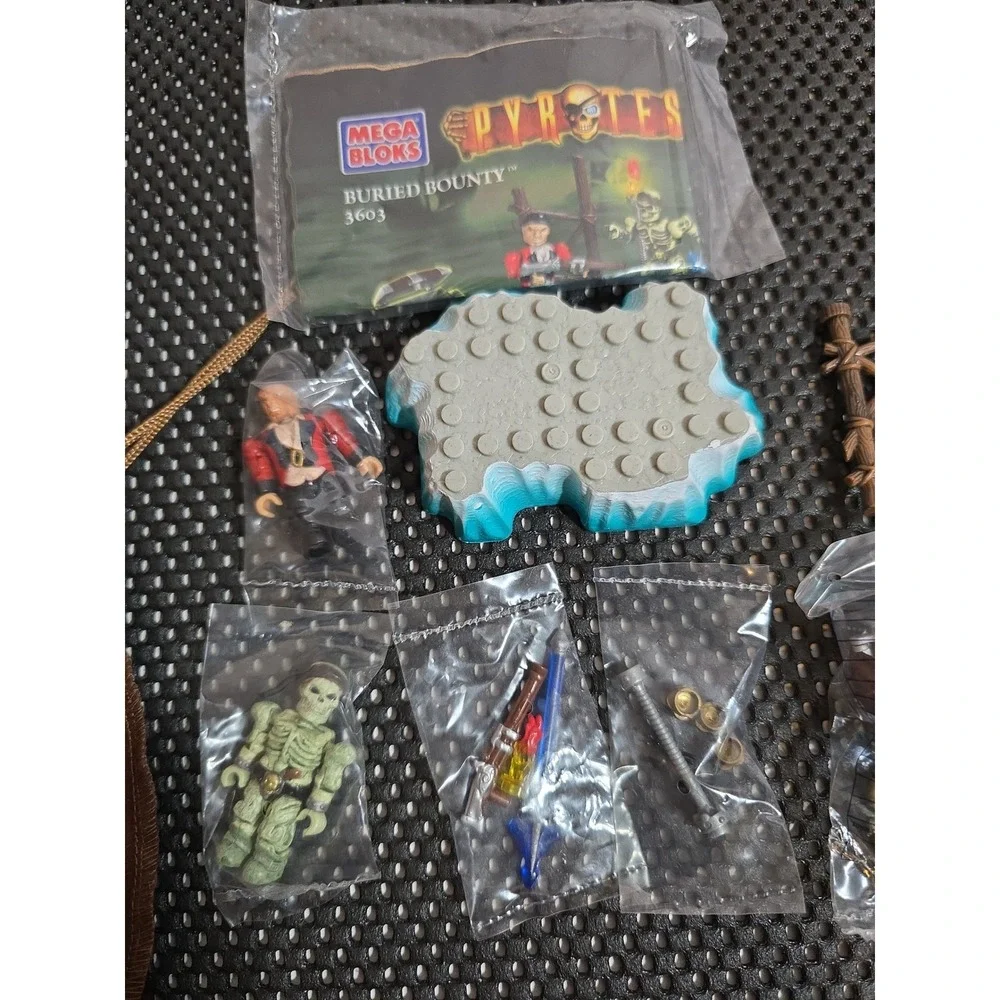 MEGA BLOKS PYRATES Buried Bounty 3603 Complete